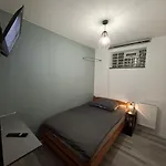 Komfort Noclegi, Suterena فندق مبيت وإفطار